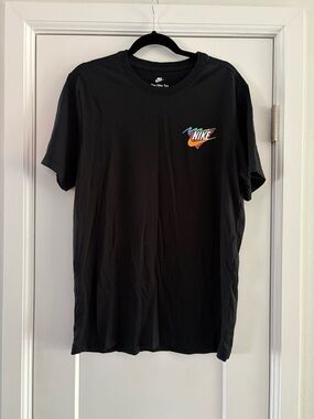 NWT Nike Black Short Sleeve Beach Pug Tee with Multicolor Retro Logo